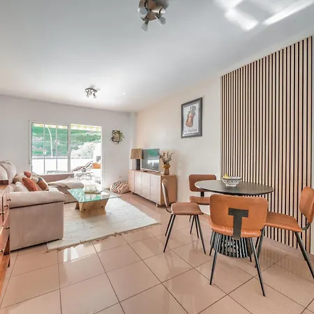 Beachfront With Sea View At Burriana Beach,