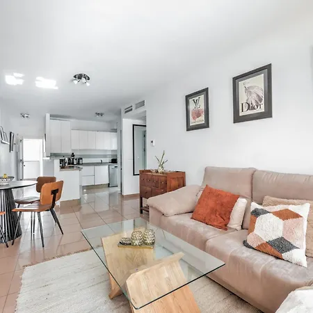 Beachfront With Sea View At Burriana Beach, דירה *