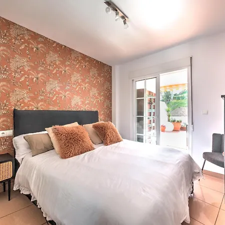 Beachfront With Sea View At Burriana Beach, Apartment Nerja